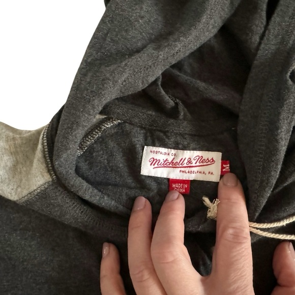 Pirates long sleeve hooded shirt Mitchell Ness med MLB Pittsburgh NWT #601 - Picture 4 of 11